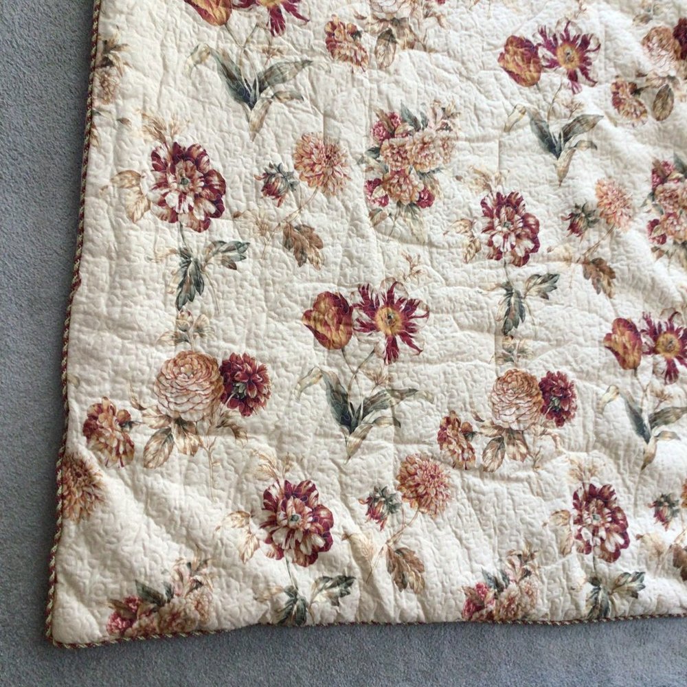Chris Madden - Full Size Double Sided Floral Print Comforter & Pillow Sham
